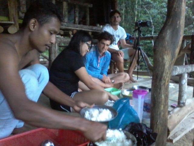 Orangutantreksumatra & Lovely Jungle Lodge Only Book If You Are Treking With Us Bukit Lawang Habitación foto