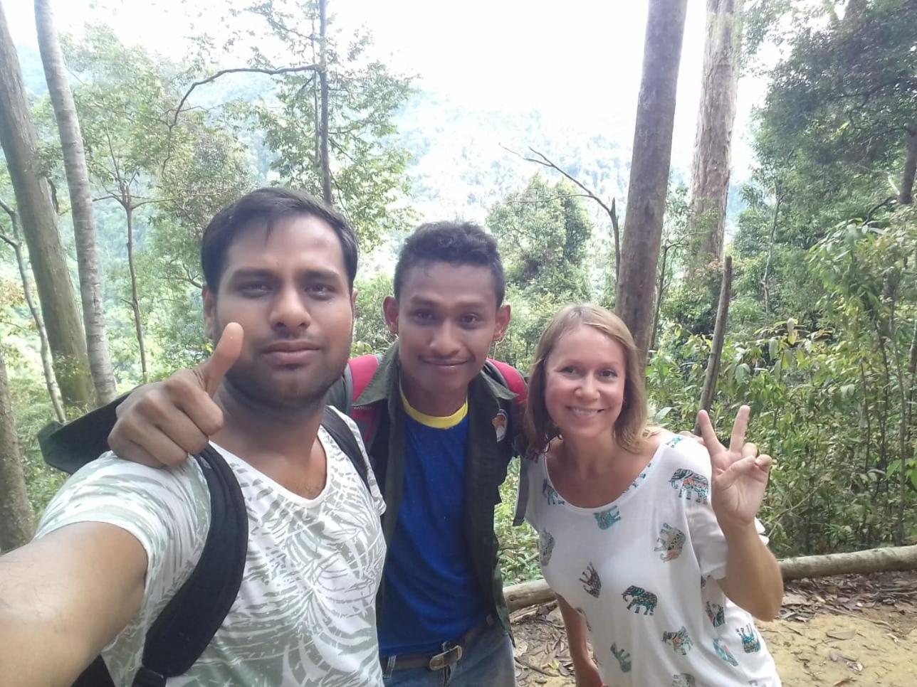 Orangutantreksumatra & Lovely Jungle Lodge Only Book If You Are Treking With Us Bukit Lawang Habitación foto