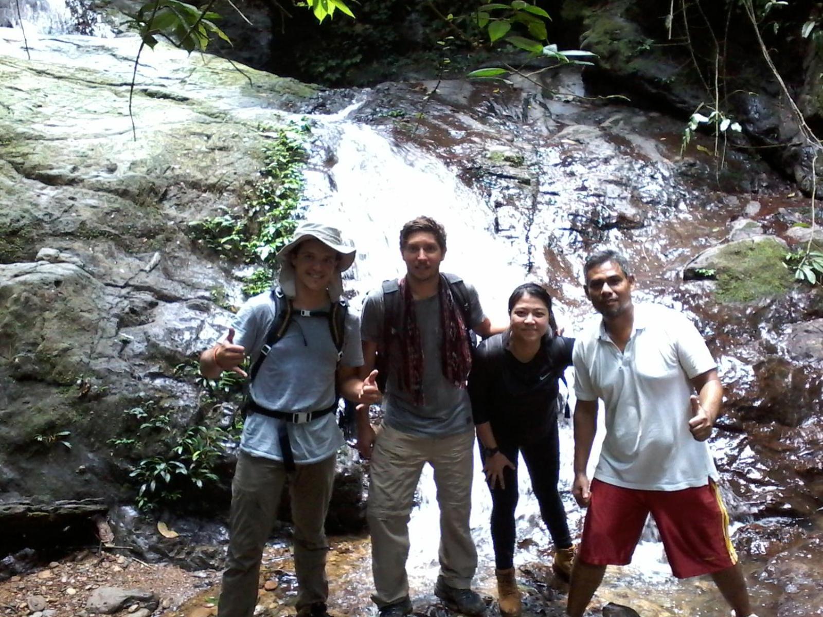 Orangutantreksumatra & Lovely Jungle Lodge Only Book If You Are Treking With Us Bukit Lawang Habitación foto